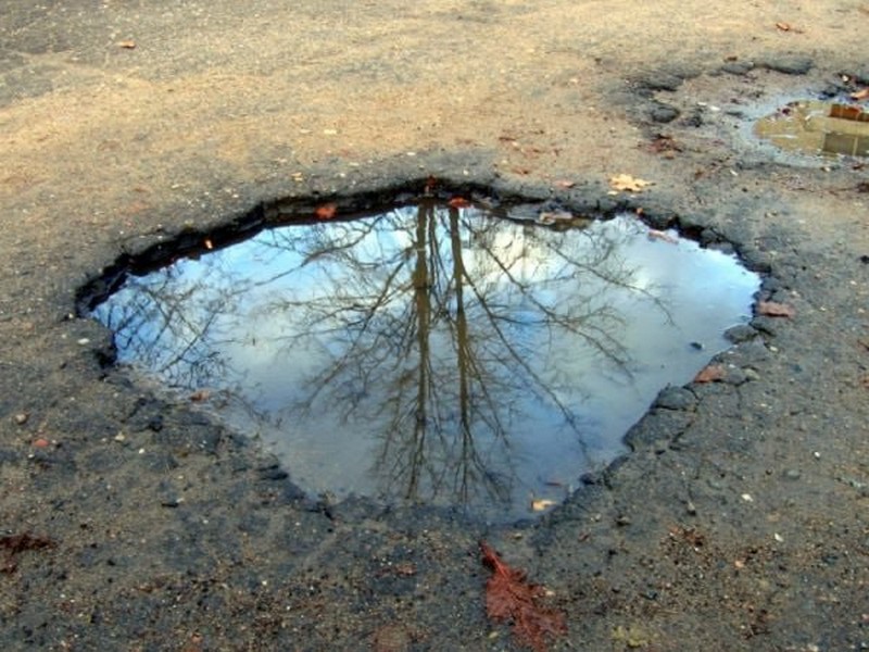 Лужа, иллюстративное фото