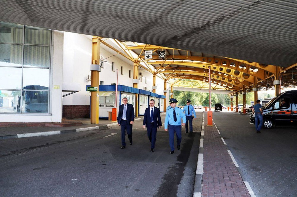 Председатель ГТК Владимир Орловский в пункте пропуска «Брест»