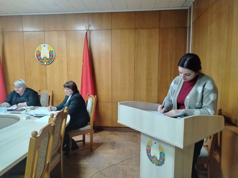 чиновники в райисполкоме